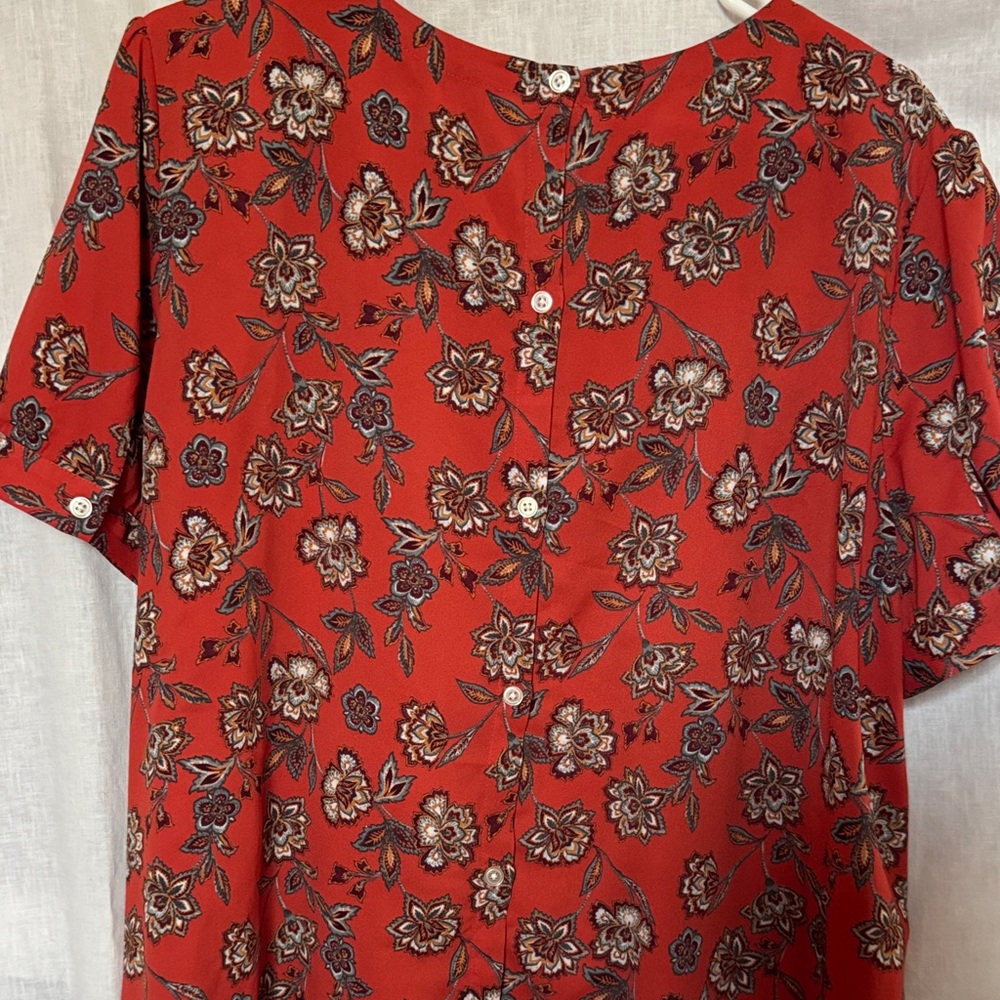 LOFT Red Floral Pattern Blouse - Picture 6 of 7
